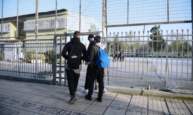 Ξυλοδαρμός ανήλικου έξω από σχολείο στη Λάρισα: Πέντε μαθητές επιτέθηκαν άγρια σε συμμαθητή τους