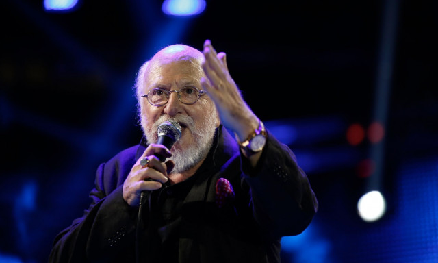 Κηδεία Διονύση Σαββόπουλου: Έκτακτες κυκλοφοριακές ρυθμίσεις στο κέντρο της Αθήνας το Σάββατο