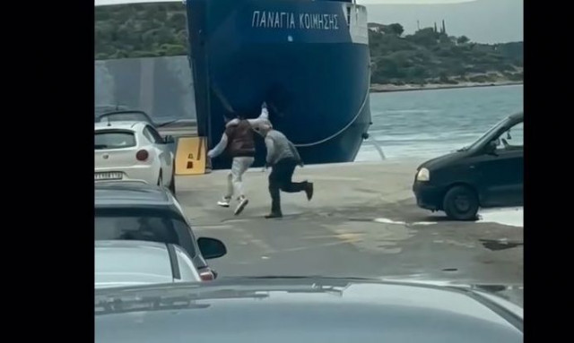 Ρομά έκλεψε υαλοκαθαριστήρες από ηλικιωμένο και τον πήρε στο κατόπι - Παραλίγο να πέσει στη θάλασσα