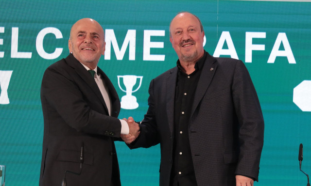 Μπενίτεθ: «Δεν έχω μαγικό ραβδί, αλλά θα κάνουμε μια ομάδα που θα είμαστε όλοι υπερήφανοι για αυτή»