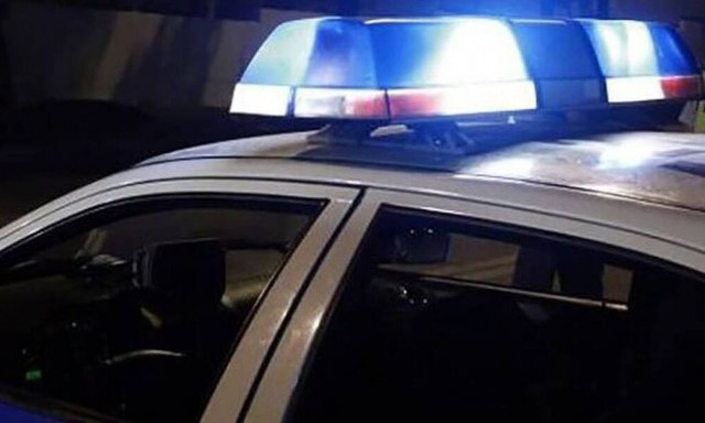 Θεσσαλονίκη: 42χρονος συνελήφθη για διάρρηξη οχήματος - Προσπαθούσε να πετάξει κλεμμένες κάρτες
