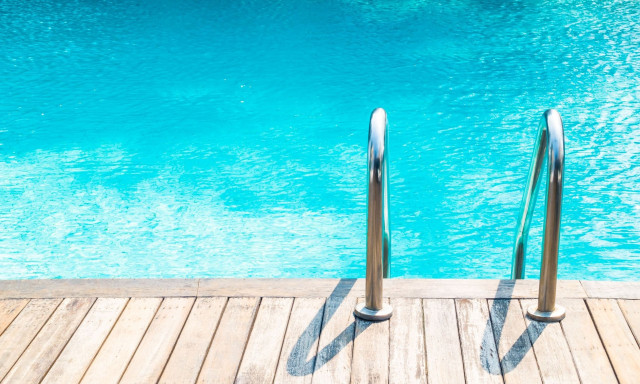 Ρόδος: Σε νοσοκομείο της Μεγάλης Βρετανίας η 3χρονη που ανασύρθηκε από πισίνα