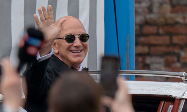 Τζεφ Μπέζος: Πώς έπεισε τους γονείς του να επενδύσουν όλες τις οικονομίες τους στην Amazon