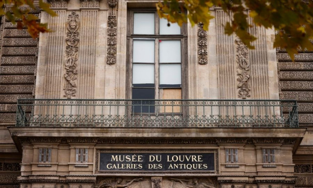 Λούβρο: Παρακολουθούσαν επί μέρες τους δύο συλληφθέντες προκειμένου να εντοπίσουν τα κλοπιμαία