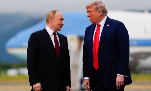 Κρεμλίνο: «Είναι λάθος να μιλάμε για ακύρωση της συνάντησης Πούτιν - Τραμπ», λέει ο Πεσκόφ