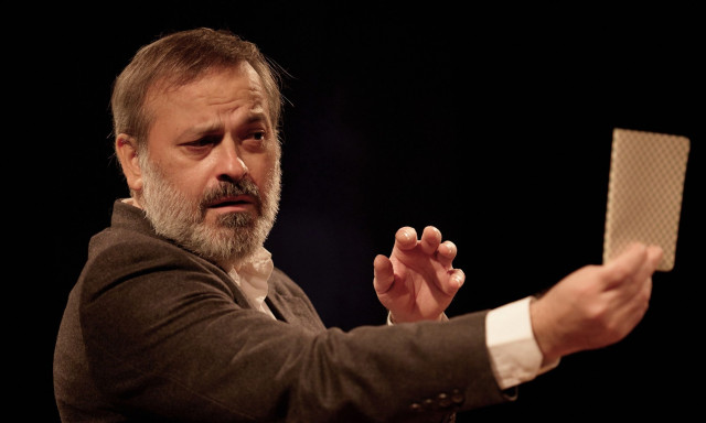 "Όταν έκλαψε ο Νίτσε": η sold out παράσταση μετακομίζει στο Θέατρο Πορεία