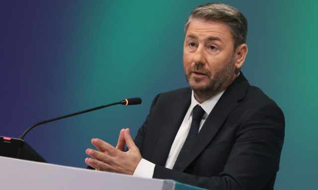 Η απουσία Ανδρουλάκη από την κηδεία Σαββόπουλου και ο διευθυντής-εξπρές φέρνουν αναταραχή στο ΠΑΣΟΚ