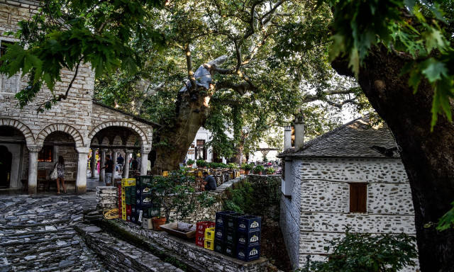 Η Δασκάλα με τα ξανθά μαλλιά: Το πανέμορφο χωριό που γυρίστηκε η ταινία με την Αλίκη Βουγιουκλάκη