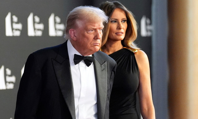 Αποστάσεις της Μελάνια από τη μεγαλοπρεπή αίθουσα χορού του Τραμπ