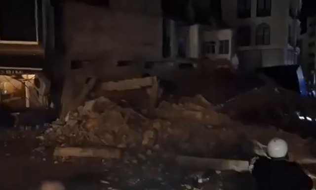 Σεισμός 6,1 Ρίχτερ στην Τουρκία: Κατέρρευσαν κτίρια, υπάρχουν διακοπές ρεύματος - Δείτε βίντεο