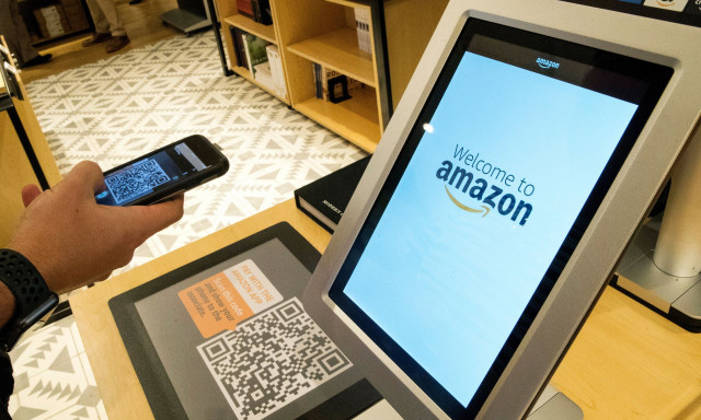 Σουηδία: Η Amazon κλήθηκε να δώσει εξηγήσεις για τις «κούκλες του σεξ» με την παιδική εμφάνιση