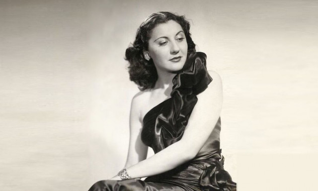 Σοφία Βέμπο: «Παιδιά της Ελλάδος, παιδιά» – Η γυναίκα που ένωσε ένα έθνος με τη φωνή της