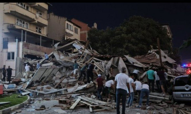 Τουρκία: Πανικό σκόρπισε ο σεισμός των 6,1 Ρίχτερ – Αγωνία για την επόμενη μέρα