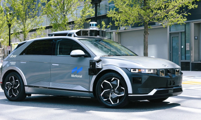 Η Uber επενδύει σε στόλο 100.000 ρομποταξί – Πότε θα τα δούμε στους δρόμους