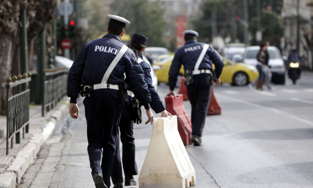 28η Οκτωβρίου: Κυκλοφοριακές ρυθμίσεις σε Αθήνα και Πειραιά – Ποιοι δρόμοι θα κλείσουν