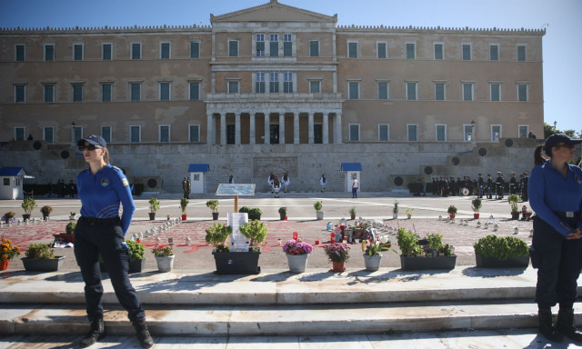 Κυβέρνηση κατά ΠΑΣΟΚ για τον Άγνωστο Στρατιώτη: Βρίσκεται σε πλήρη σύγχυση