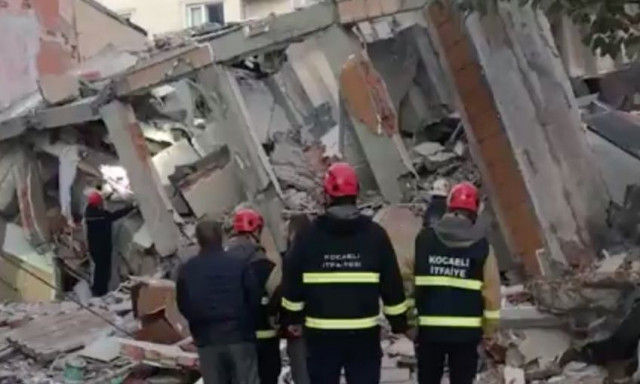 Κατάρρευση κτιρίου στην Τουρκία: Ανασύρθηκαν δύο σοροί παιδιών από τα συντρίμμια