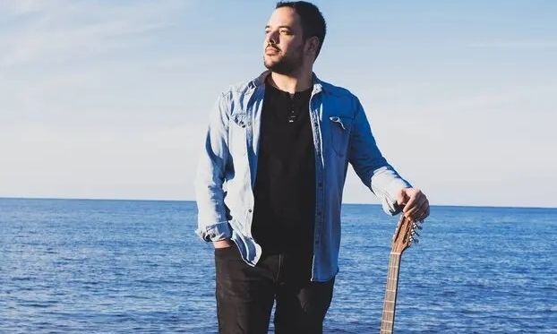 Πένθος στην Κρήτη – Έφυγε από τη ζωή ο νεαρός λαουτιέρης Ραφαήλ Φυντικάκης