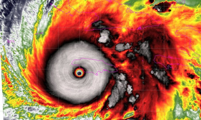 Τυφώνας «Μελίσσα»: Κατέρριψε το ρεκόρ ριπής ανέμου - Ταχύτητα άνω των 400 χιλιομέτρων την ώρα