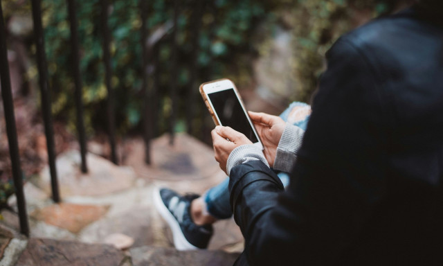 Αυστραλία: Στοχοποιούν ανήλικα κορίτσια μέσω διαδικτύου και να εξωθούν σε βία για... πλάκα