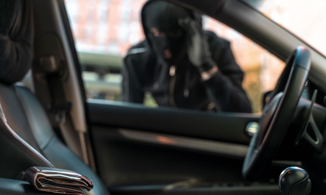 «2 fast 2 furious» στο Περιστέρι: Θρασύτατη κλοπή αυτοκινήτου σε 90''