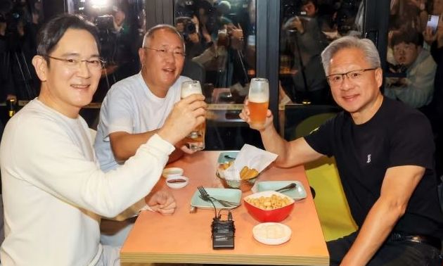 Νότια Κορέα: Τρεις δισεκατομμυριούχοι «τα ήπιαν» σε φαστφουντάδικο και κέρασαν όλο το μαγαζί