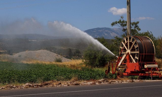 Λειψυδρία: Η «σιωπηλή απειλή» – Το 86% του νερού ξοδεύεται στην άρδευση, τεράστια η κατασπατάληση