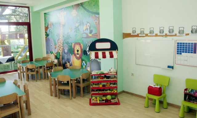 Νηπιαγωγός έδεσε παιδί σε καρέκλα με κασκόλ και απολύθηκε: Είχε προσληφθεί μόλις 4 ημέρες νωρίτερα