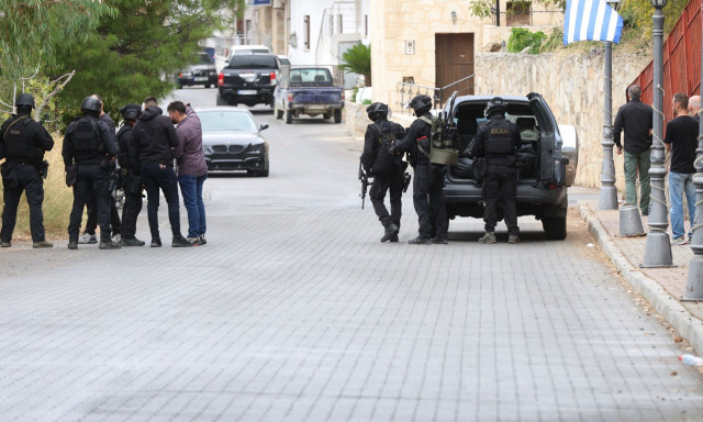 Άνοιξαν κι άλλα νοσηλευτικά ιδρύματα στο Ηράκλειο για τη διακομιδή τραυματιών