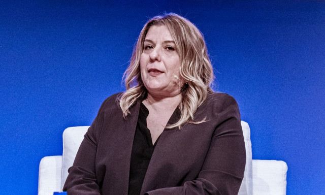 Συρεγγέλα: «Πώς δικαιολογείται η αναστολή των υποκαταστημάτων χωρίς να έχει ενημερωθεί η κυβέρνηση;»