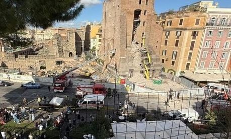 Ρώμη: Κατέρρευσε ο Πύργος των Κόμηδων - Δείτε το βίντεο