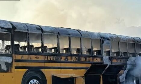 Καλιφόρνια: Αγρότες ανακηρύχθηκαν ήρωες - Διέσωσαν παιδιά από φλεγόμενο λεωφορείο - Βίντεο