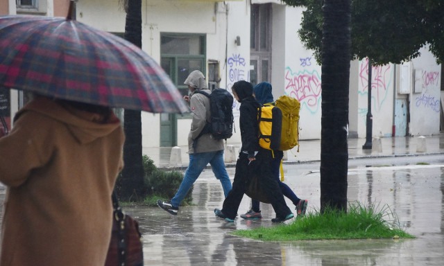 Καιρός αύριο: Επιμένουν και την Πέμπτη οι θυελλώδεις άνεμοι, οι βροχές και οι καταιγίδες