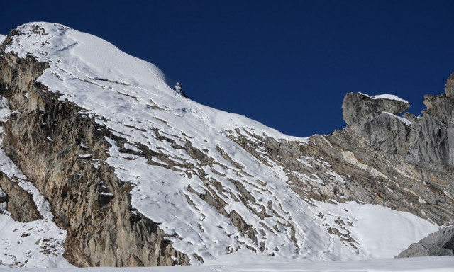 Νεπάλ: Πέντε ορειβάτες σκοτώθηκαν και δύο αγνοούνται από χιονοστιβάδα στο όρος Γιαλούνγκ Ρι