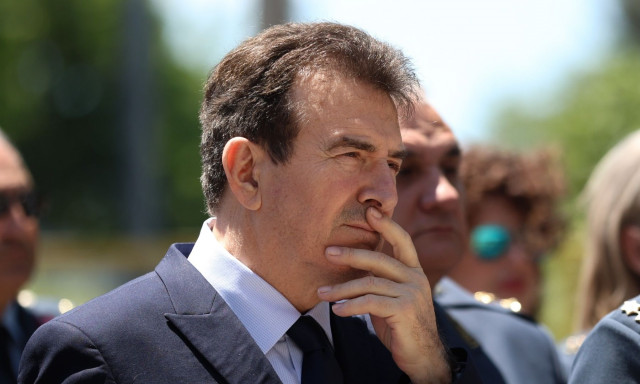 Χρυσοχοϊδης για όπλα: «Παραείναι χαλαρή η νομοθεσία» - Προανήγγειλε αυστηροποίηση