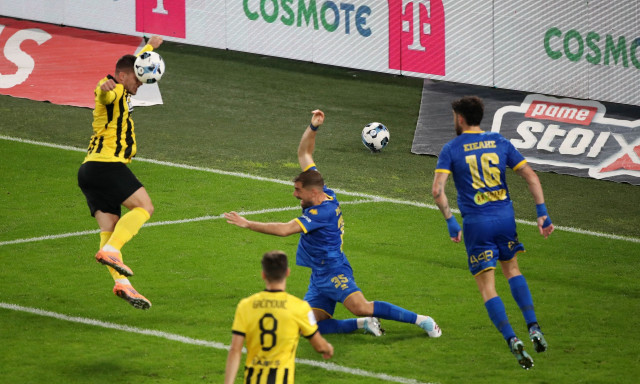 Super League: «Καθαρό φάουλ του Γιόβιτς, έπρεπε να δοθεί πέναλτι στον Ολυμπιακό» - Η ανάλυση Λανουά