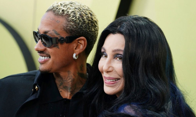 Cher: Εξηγεί γιατί η διαφορά ηλικίας με τον 39χρονο σύντροφό της δεν έπαιξε ποτέ ρόλο στη σχέση τους