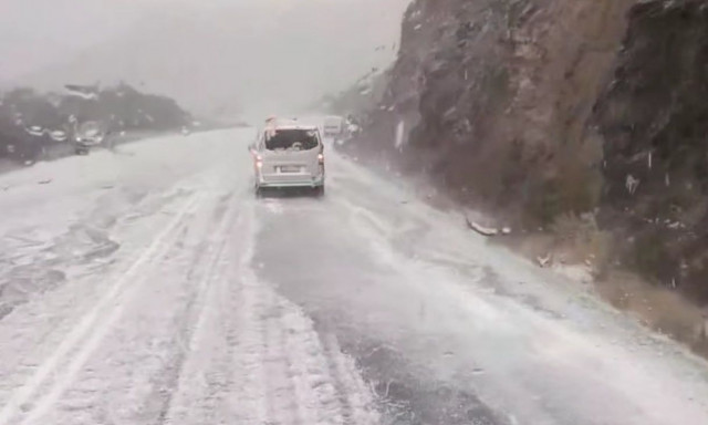 Καιρός: Καταρρακτώδεις βροχές σε Χανιά και Ρέθυμνο - Επικίνδυνοι οι δρόμοι λόγω φερτών υλικών