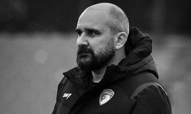 Σερβία: Στιγμές πριν την τραγωδία στο γήπεδο  - Ο προπονητής κατέρρευσε στη μέση του αγώνα