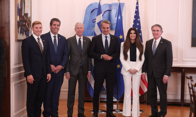 Ο Μητσοτάκης συναντήθηκε στο Μαξίμου με τους υπουργούς Εσωτερικών και Ενέργειας των ΗΠΑ για LNG