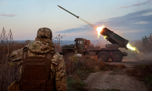 Η Νότια Αφρική θα ερευνήσει πώς 17 πολίτες της πείστηκαν να πολεμήσουν στην Ουκρανία