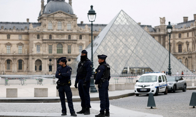 Έκθεση - κόλαφος για το Λούβρο: Όργιο σπατάλης στο μουσείο για το «προφίλ» αντί για την ασφάλεια