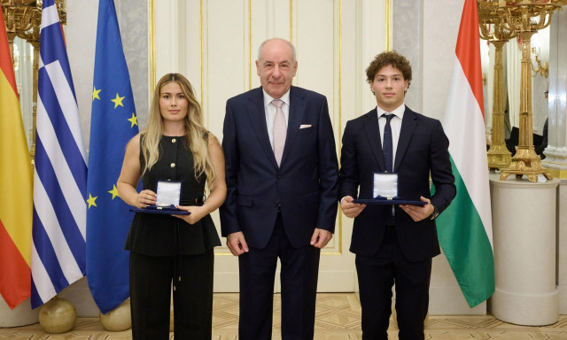 Ο Αναστάσιος Γκαρίπης που βραβεύθηκε από τον Ούγγρο πρόεδρο περιγράφει στο Newsbomb