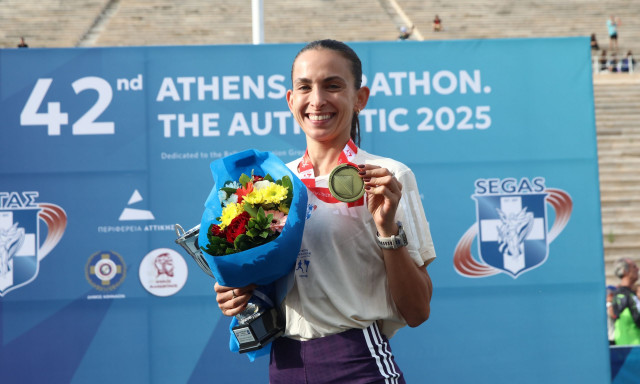 42ος Αυθεντικός Μαραθώνιος Αθήνας: Πανελλήνιο ρεκόρ από Μαρινάκου στα 10χλμ.