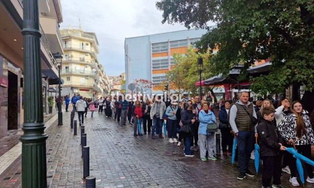 Θεσσαλονίκη: Εκατοντάδες Τούρκοι προσκυνητές στο σπίτι του Κεμάλ Ατατούρκ - Βίντεο και φωτογραφίες