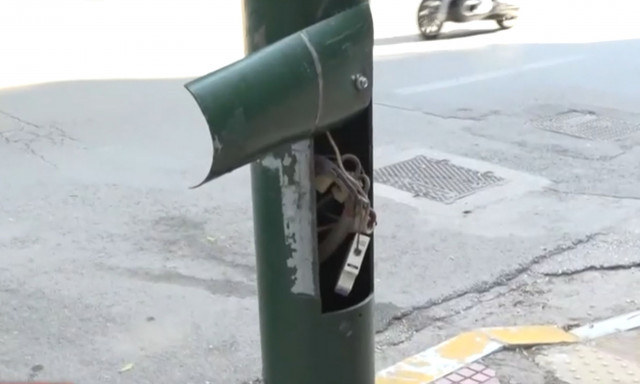 Κλοπές χαλκού από κολώνες φωτισμού βυθίζουν στο σκοτάδι γειτονιές της Αθήνας