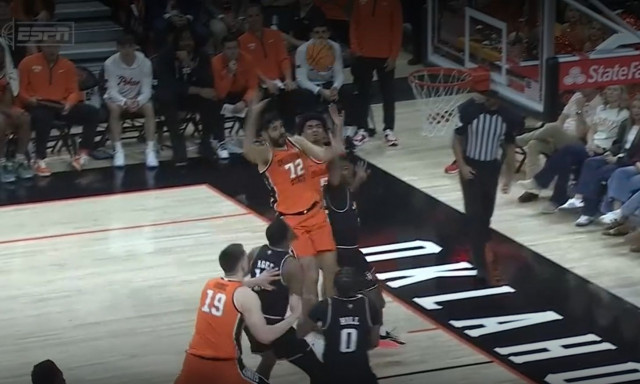 NCAA: Ο Μαντζούκας έκανε ντεμπούτο με το Οκλαχόμα Στέιτ – Όσα έκανε στην πρώτη εμφάνισή του (βίντεο)