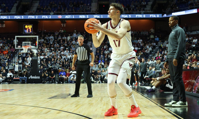 Νεοκλής Αβδάλας: Διαστημική εμφάνιση με 33 πόντους στη νίκη του Βιρτζίνια Τεκ