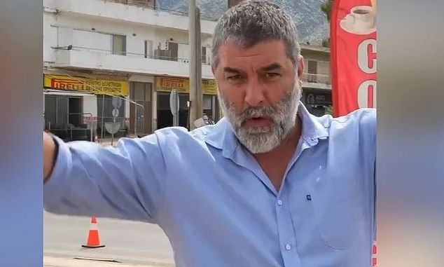 Βασίλης Μπισμπίκης: Το βίντεο με κινήσεις καράτε και επιφωνήματα για την ταινία «Σπασμένη Φλέβα»