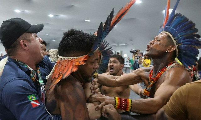 COP30: Συγκρούσεις διαδηλωτών και δυνάμεων ασφαλείας στη Διάσκεψη του ΟΗΕ για το κλίμα στη Βραζιλία